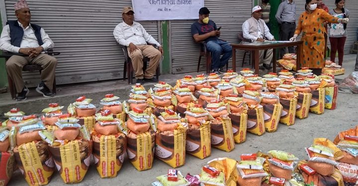 मोदी दिप सहकारीले ग¥यो बिपन्नलाई आहातमा राहात वितरण