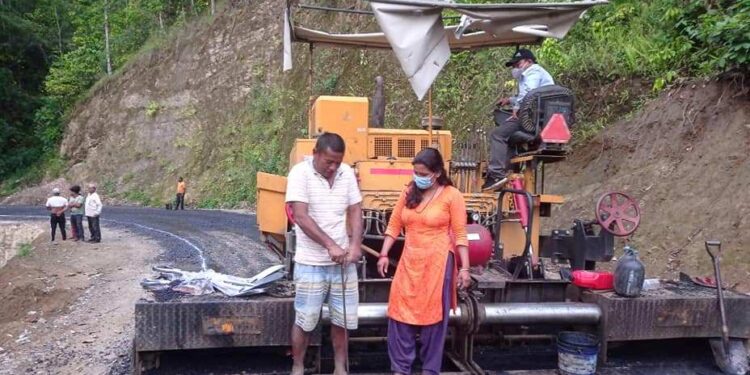 दक्षिण पर्वत जोड्ने लमाय–लुंखु सडक कालोपत्रे शुरु