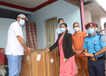 अन्तराष्ट्रिय पर्बत समाजको पहलमा पर्बतमा उपकरण सहितको स्वास्थ्य सामग्री भित्रियो