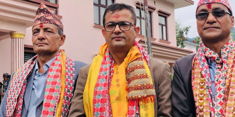 पर्वतमा उल्लासजनक रुपमा मनोनयन दर्ता