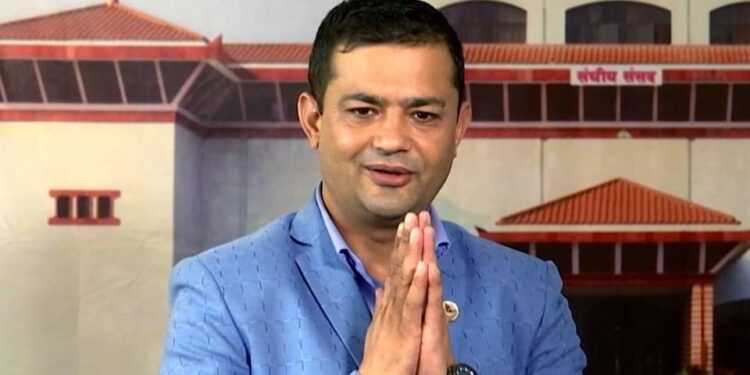 प्रतिनिधि सभामा एमालेका गिरी पर्वतबाट दोस्रो पटक विजयी, औपचारिक घोषणा हुन बाँकी