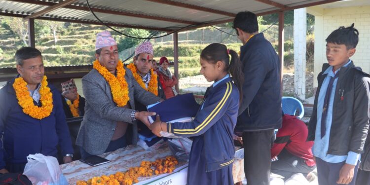 कार्कीनेटा र भंगराका झण्डै २ सय बालबालिकालाई गुडनेवर्सको सहयोग