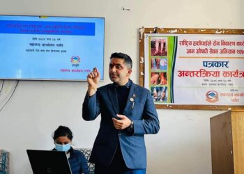 पर्वतमा चौधौँ चरणमा हात्तिपाइले रोग विरुद्धको औषधी खुवाइँदै