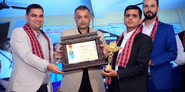 विहादीका भूसाललाई उत्कृष्ट जनस्वास्थ्यकर्मीको अवार्ड
