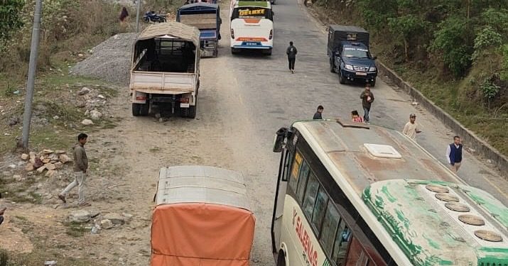 हाम फालेर युवा बेपत्ता, आफन्तद्वारा राजमार्ग अवरुद्ध